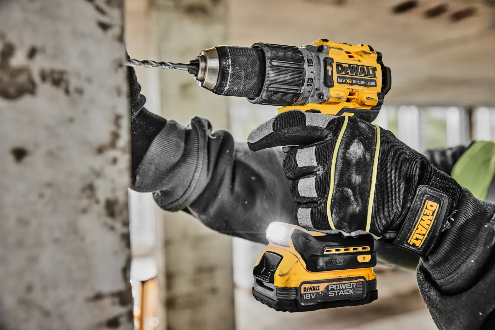 Mașină de găurit și înșurubat cu percuție și motor fără perii de 18 V XR - 1 X POWERSTACK™