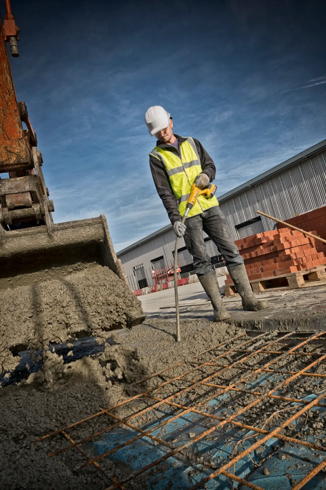 VIBRATOR PENTRU BETON 18V XR - Unitate fără accesorii