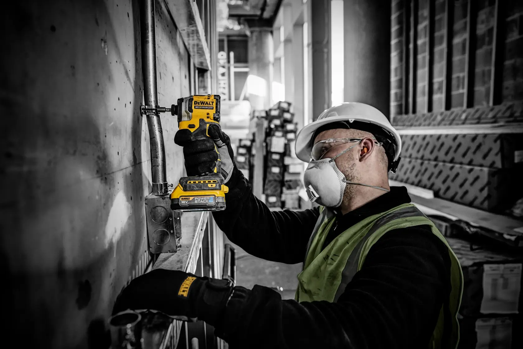 Mașină de găurit cu percuție compactă fără perii de 18 V XR - 2 X POWERSTACK™ Compact