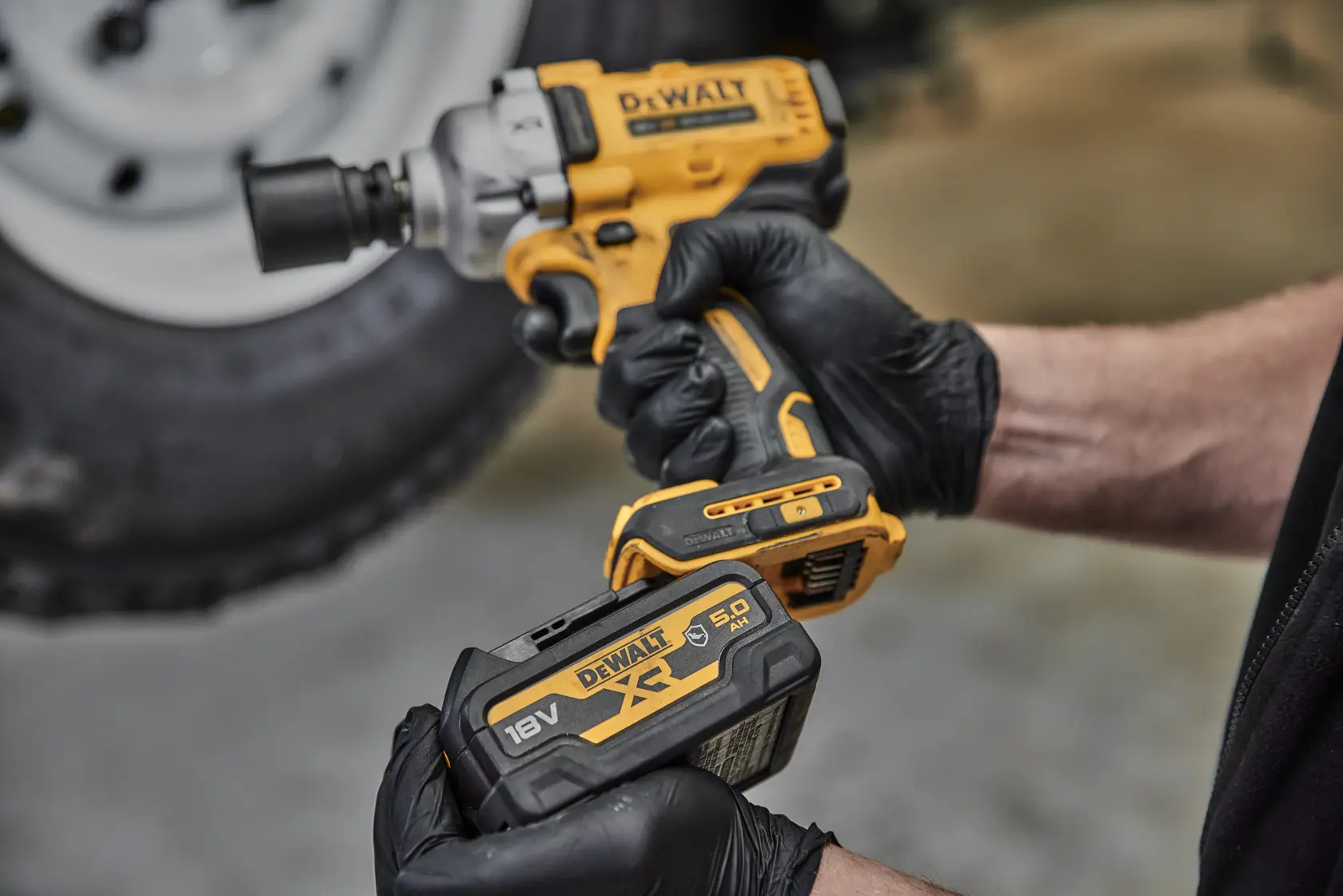 Cheie de impact cu nicovală cu inel Hog Ring de 1/2" fără perii de 18 V XR - unitate goală în TSTAK®