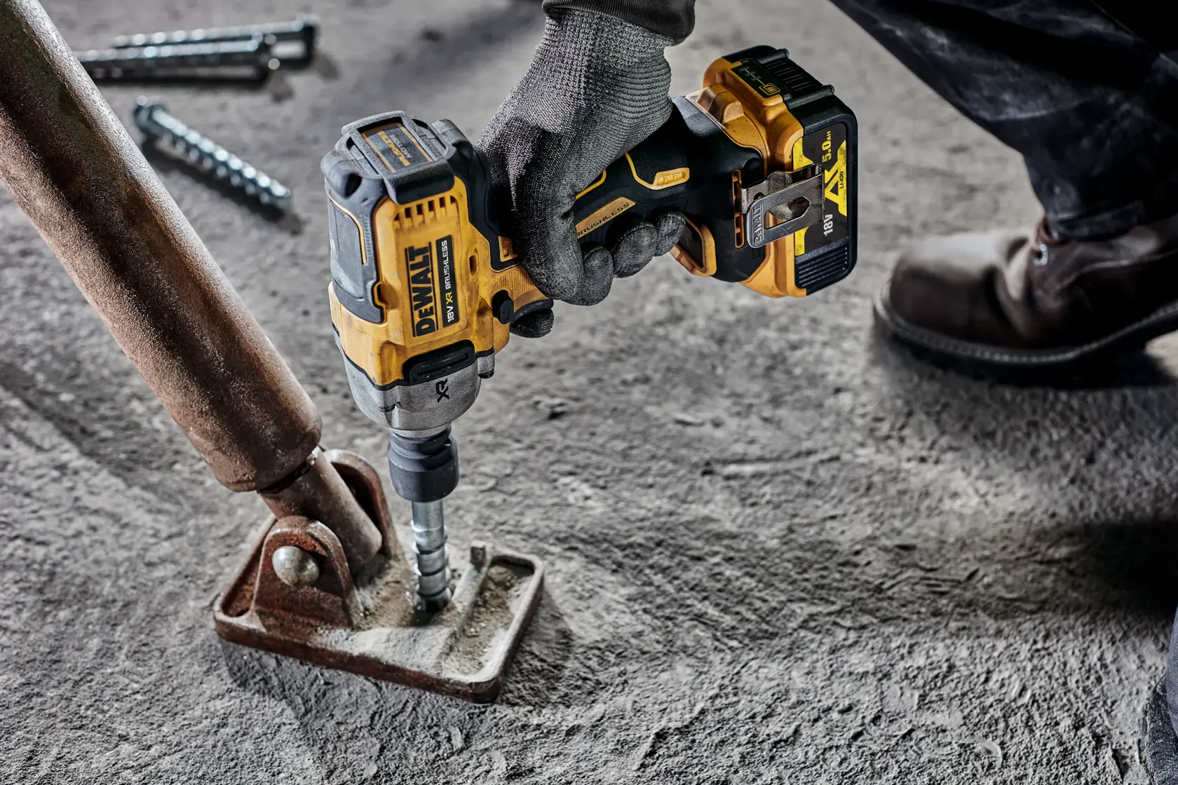 Cheie cu percuție fără perii 18 V XR de 1/2" cu știft de fixare pentru gama medie - Unitate goală