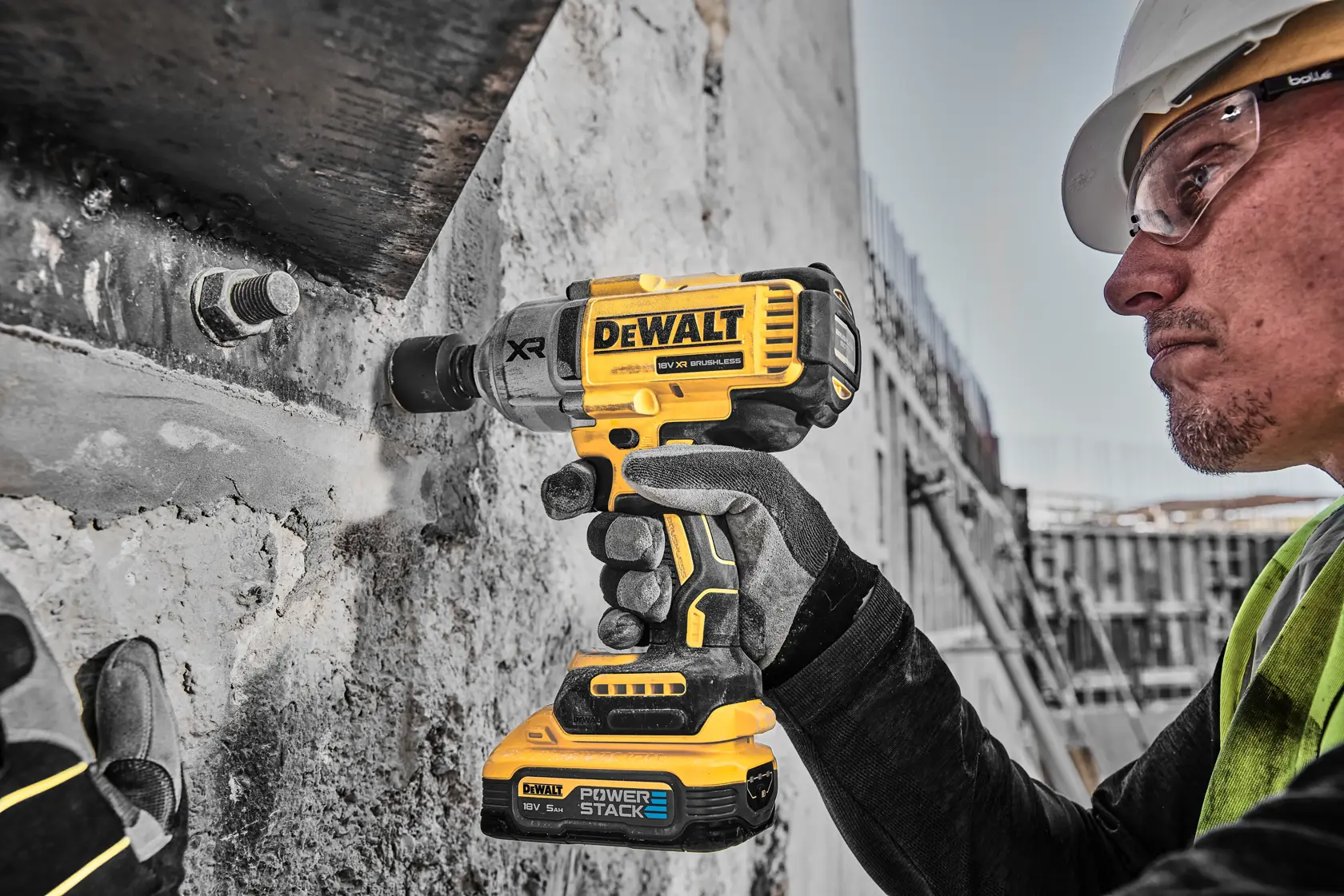 Cheie de impact de 18V XR fără perii de 1/2" Hog Ring cu cuplu mare de torsiune, fără perii, 2x5Ah POWERSTACK™ Batterii în TSTAK®