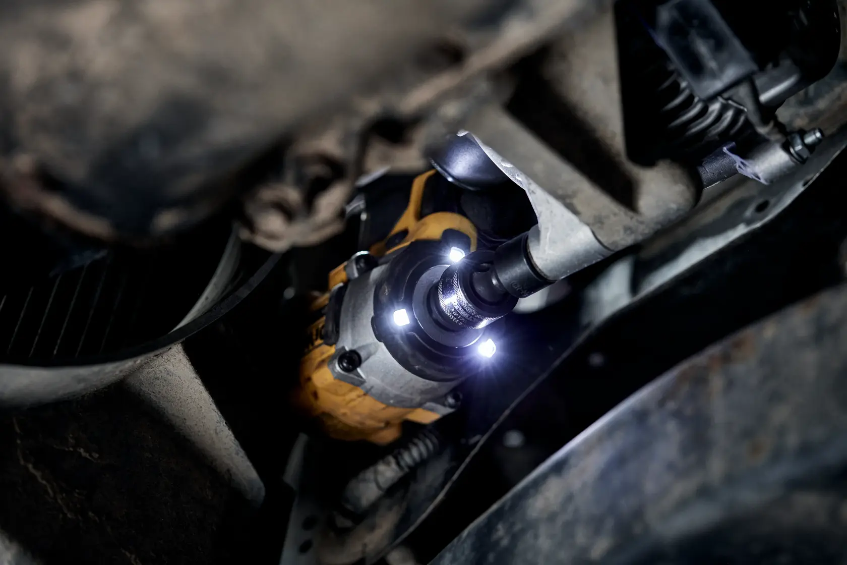Cheie de impact compactă fără perii 18V XR fără perii de 1/2" Hog Ring - 2 x 5Ah GFN Auto Kit