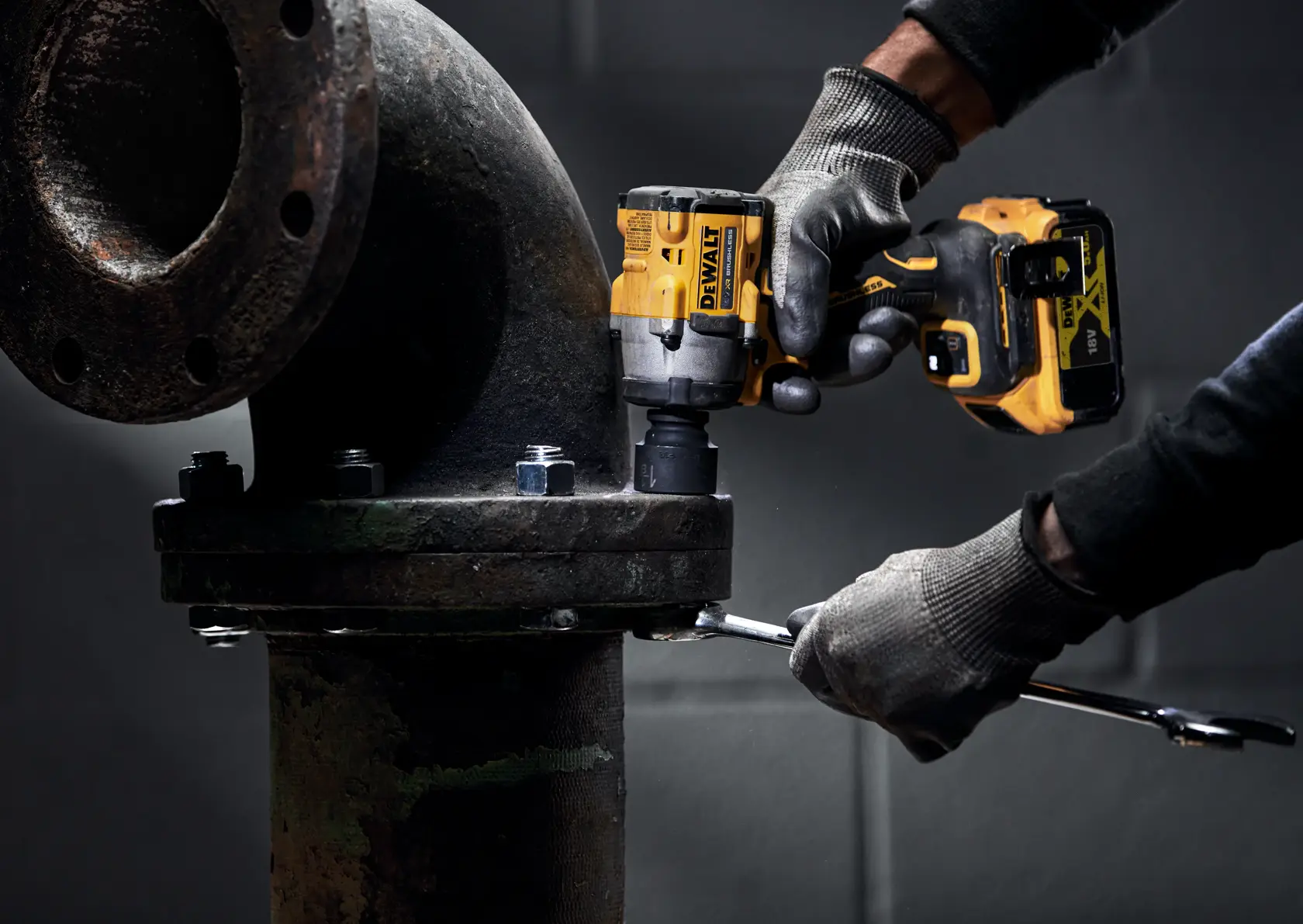 Cheie de impact compactă fără perii de 18 V XR fără perii de 1/2" cu știft de fixare și nicovală - unitate goală
