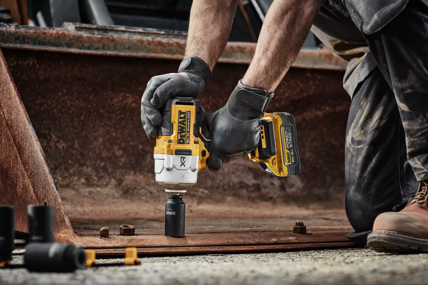 Cheie de impact de 1/2", cuplu mare, cu motor fără perii, XR de 18 V - 2 X POWERSTACK™ 5 AH