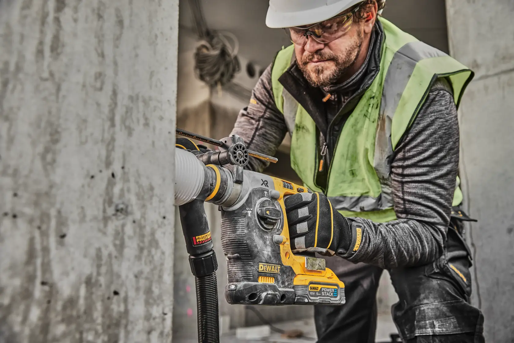 Ciocan rotopercutor cu motor fără perii, SDS-Plus de 24 mm, XR de 18 V - 2 X POWERSTACK™ 5 AH