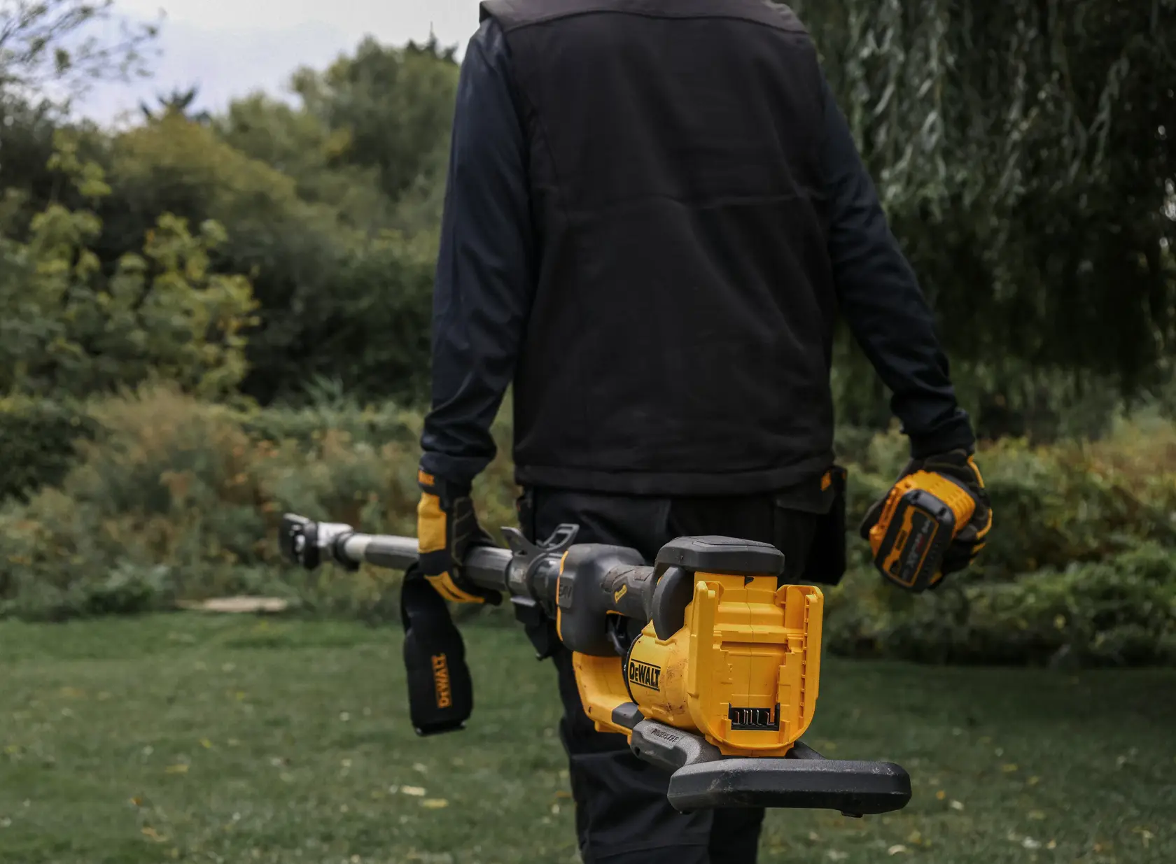 54 V XR Flexvolt cu braț divizat XR Flexvolt cu accesoriu pentru trimmer de coarde - 1 X 9 Ah