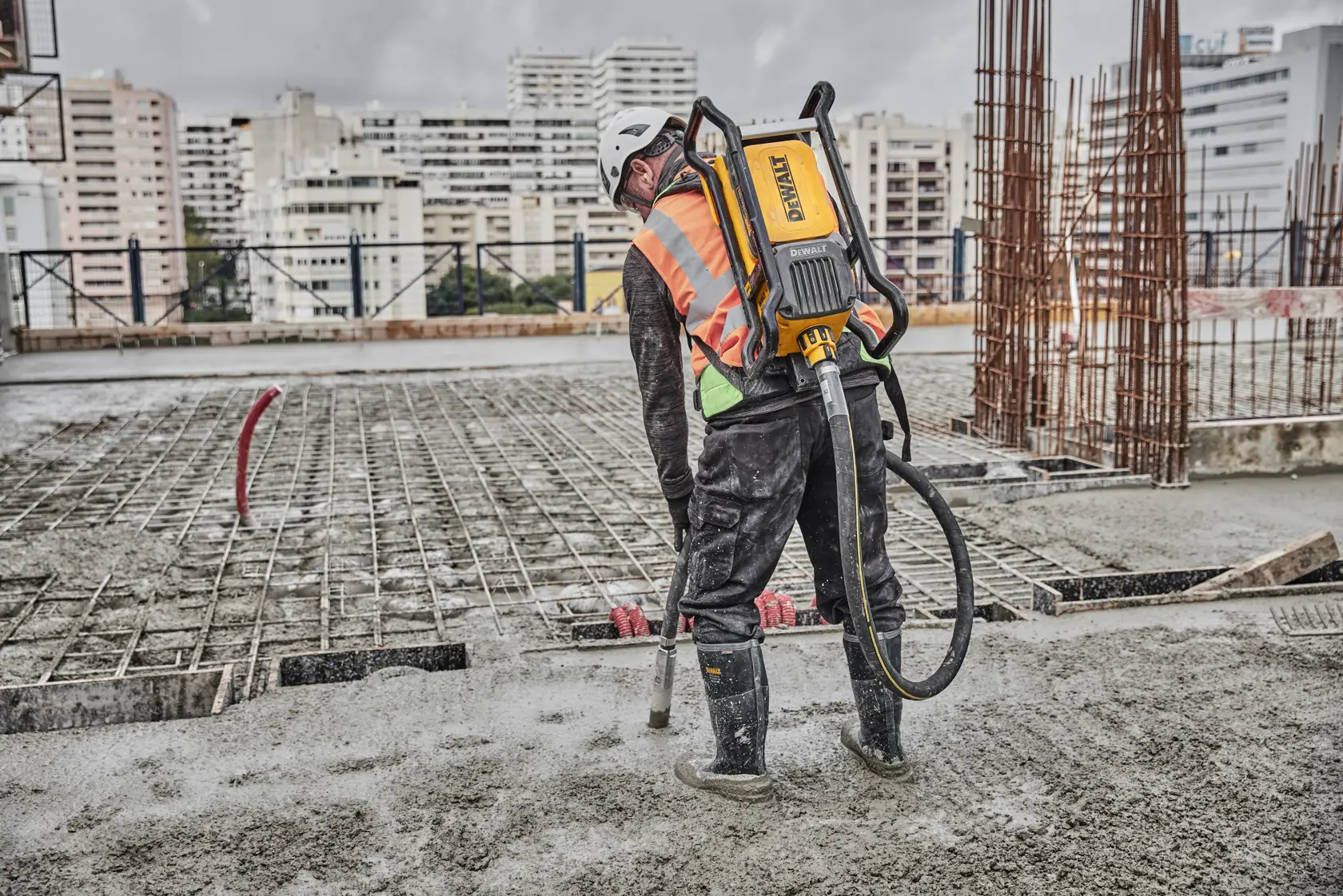 VIBRATOR DE BETON POWERPACK™ DEWALT® POWERSHIFT™