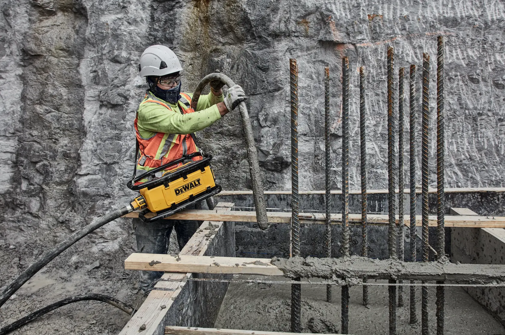 VIBRATOR DE BETON POWERPACK™ DEWALT® POWERSHIFT™