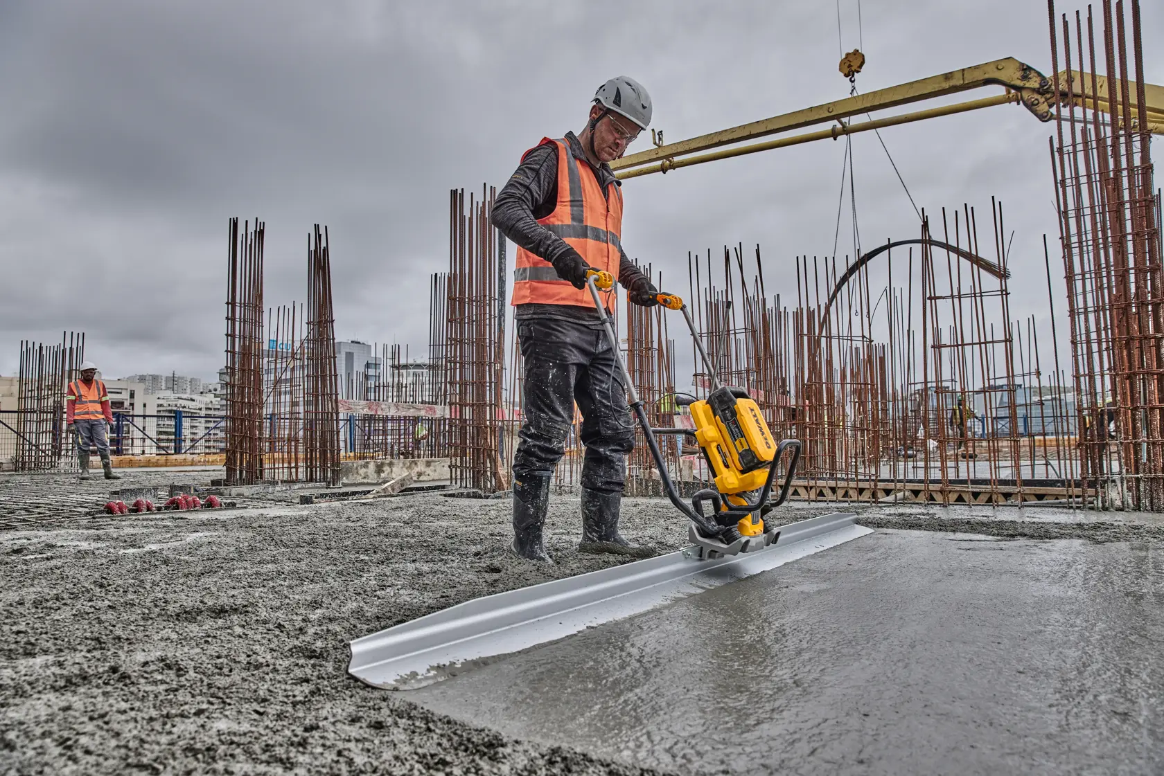 RIGLĂ VIBRATOARE DEWALT® POWERSHIFT™