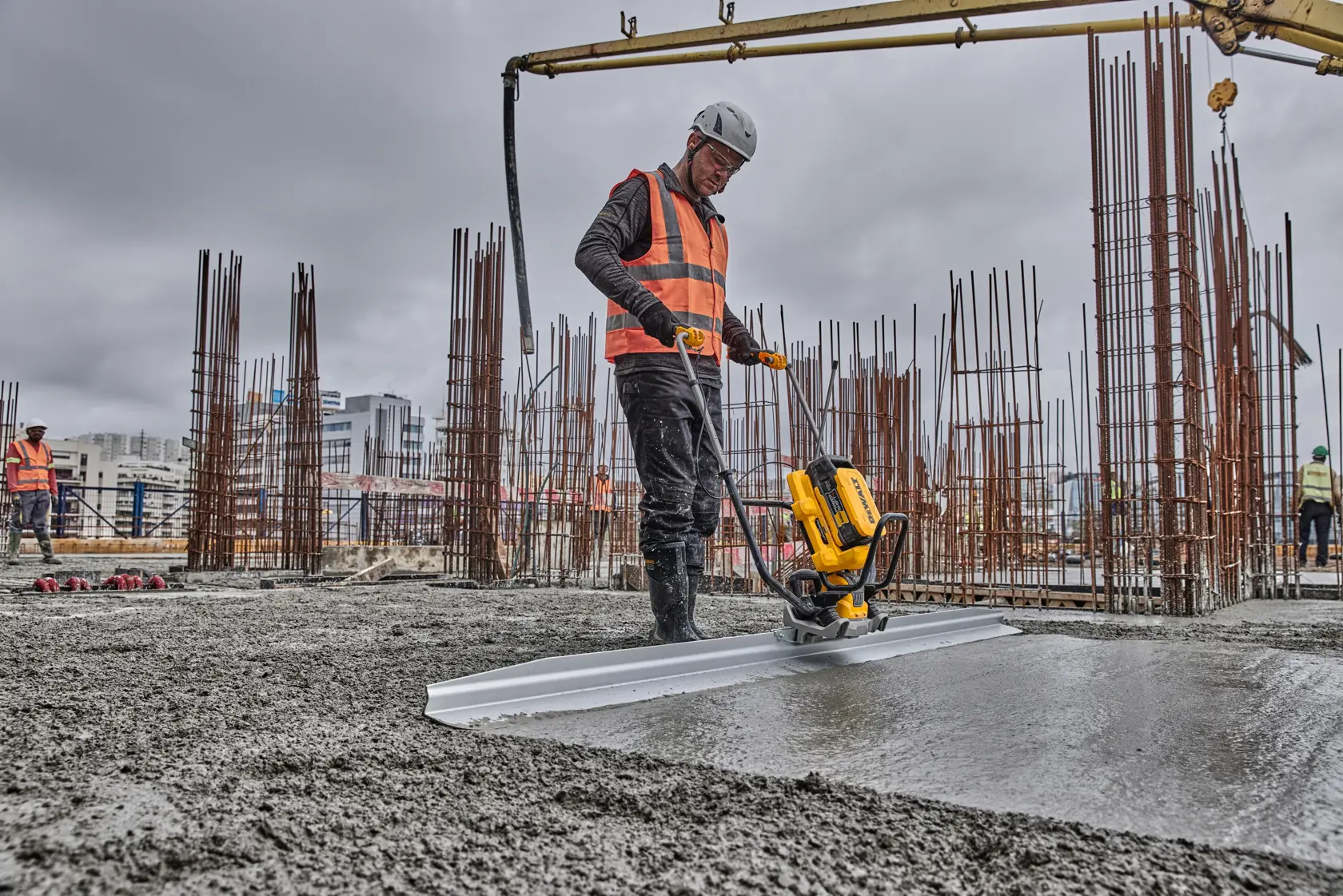 RIGLĂ VIBRATOARE DEWALT® POWERSHIFT™