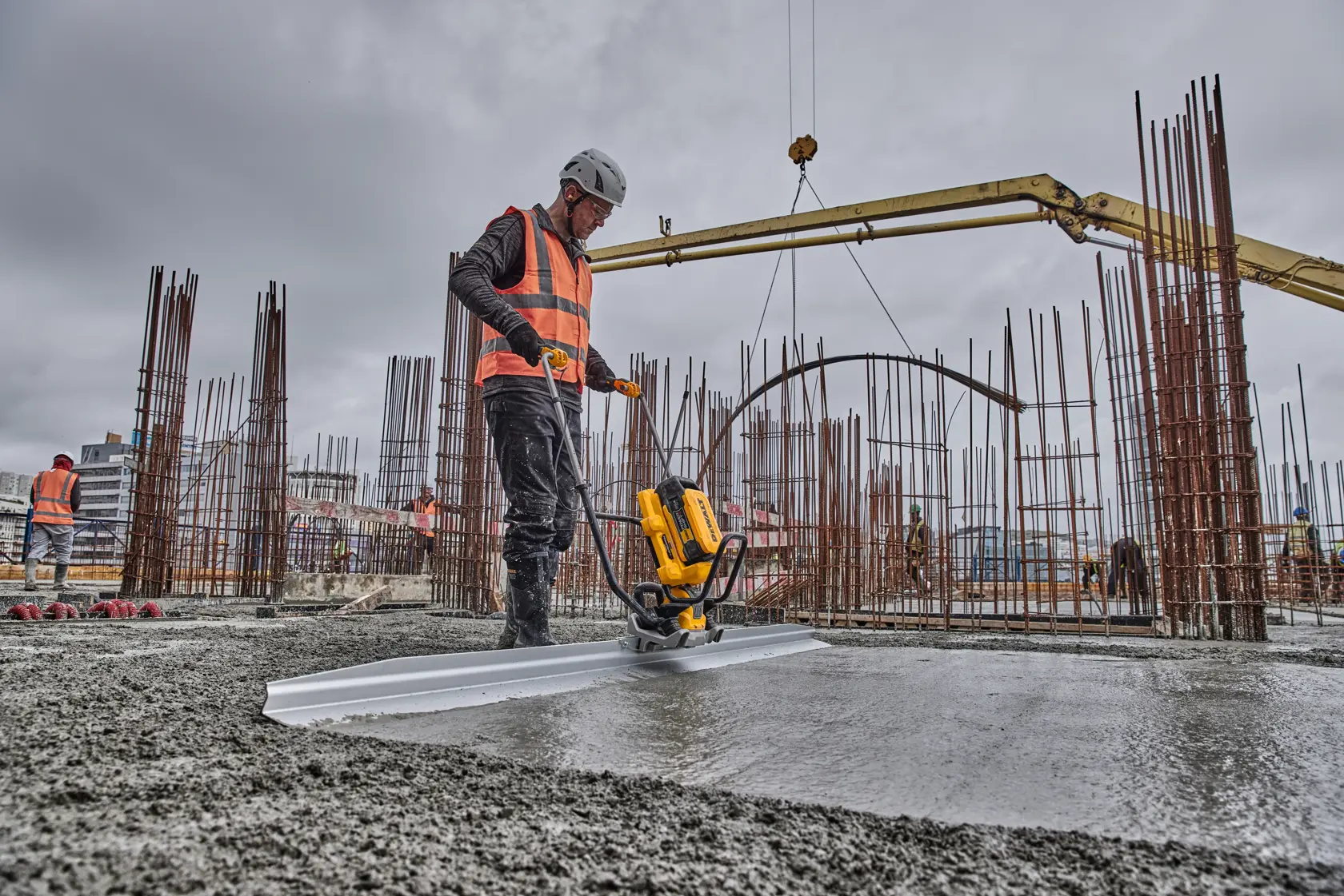 RIGLĂ VIBRATOARE DEWALT® POWERSHIFT™