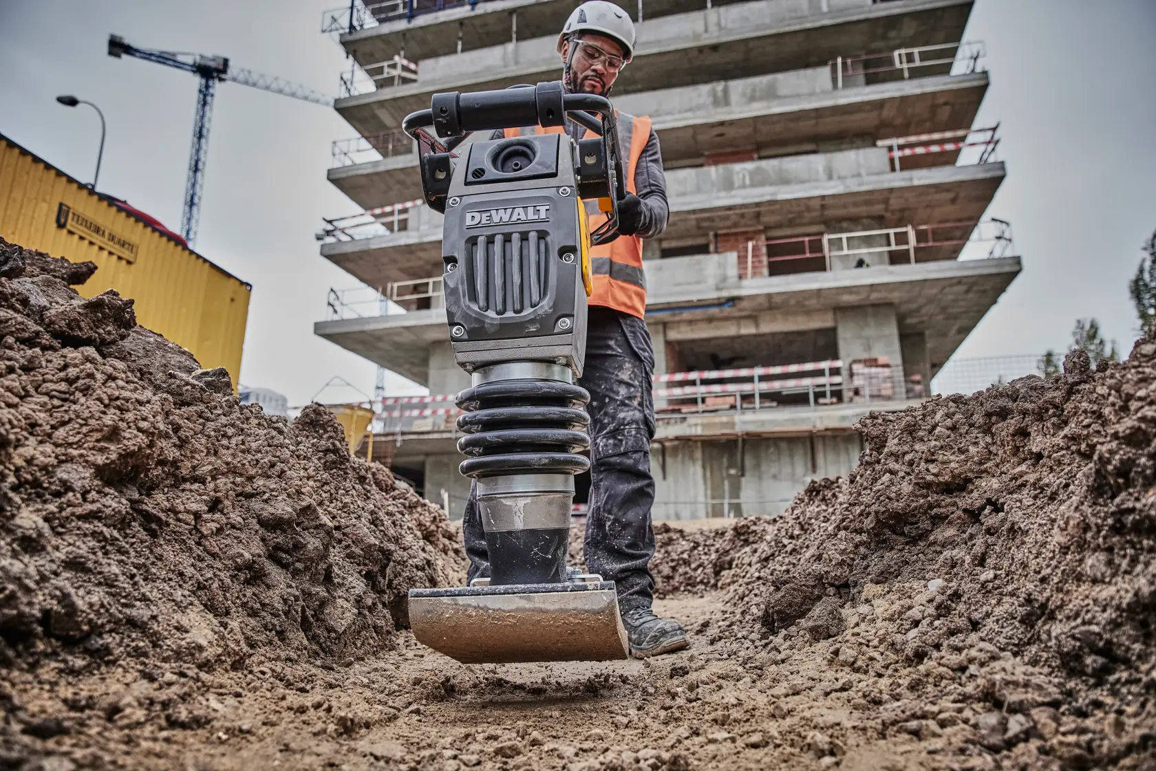 RIGLĂ VIBRATOARE DEWALT® POWERSHIFT™
