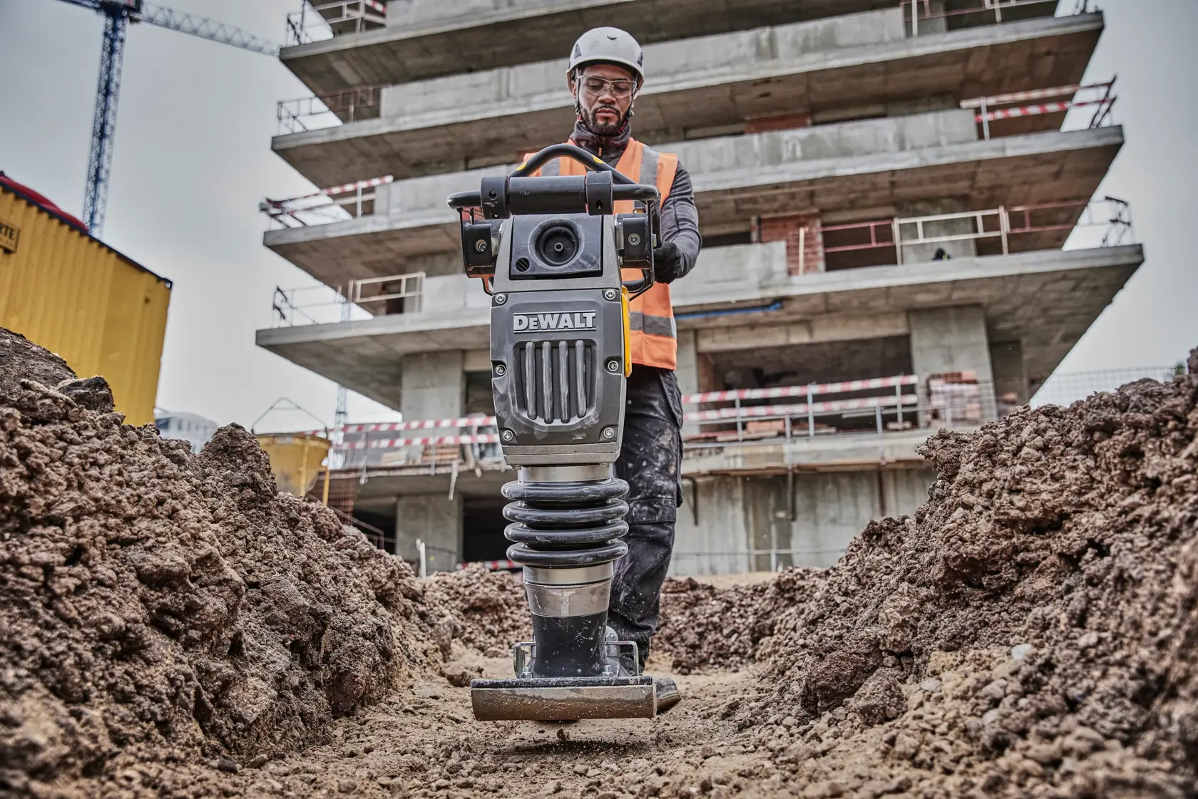 RIGLĂ VIBRATOARE DEWALT® POWERSHIFT™