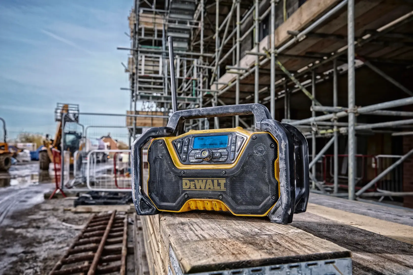 Radio compact DEWALT® XR® Bluetooth® fără fir, dimensiune completă (fără acumulator și încărcător)
