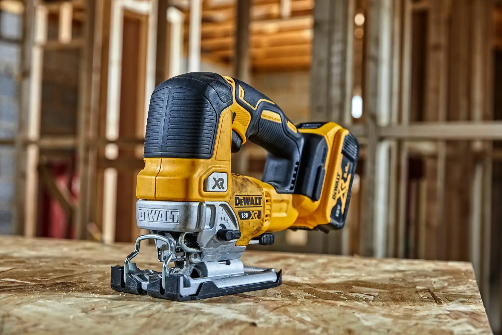 Ferăstrău pendular cu motor fără perii XR 18 V - 2 X 5Ah