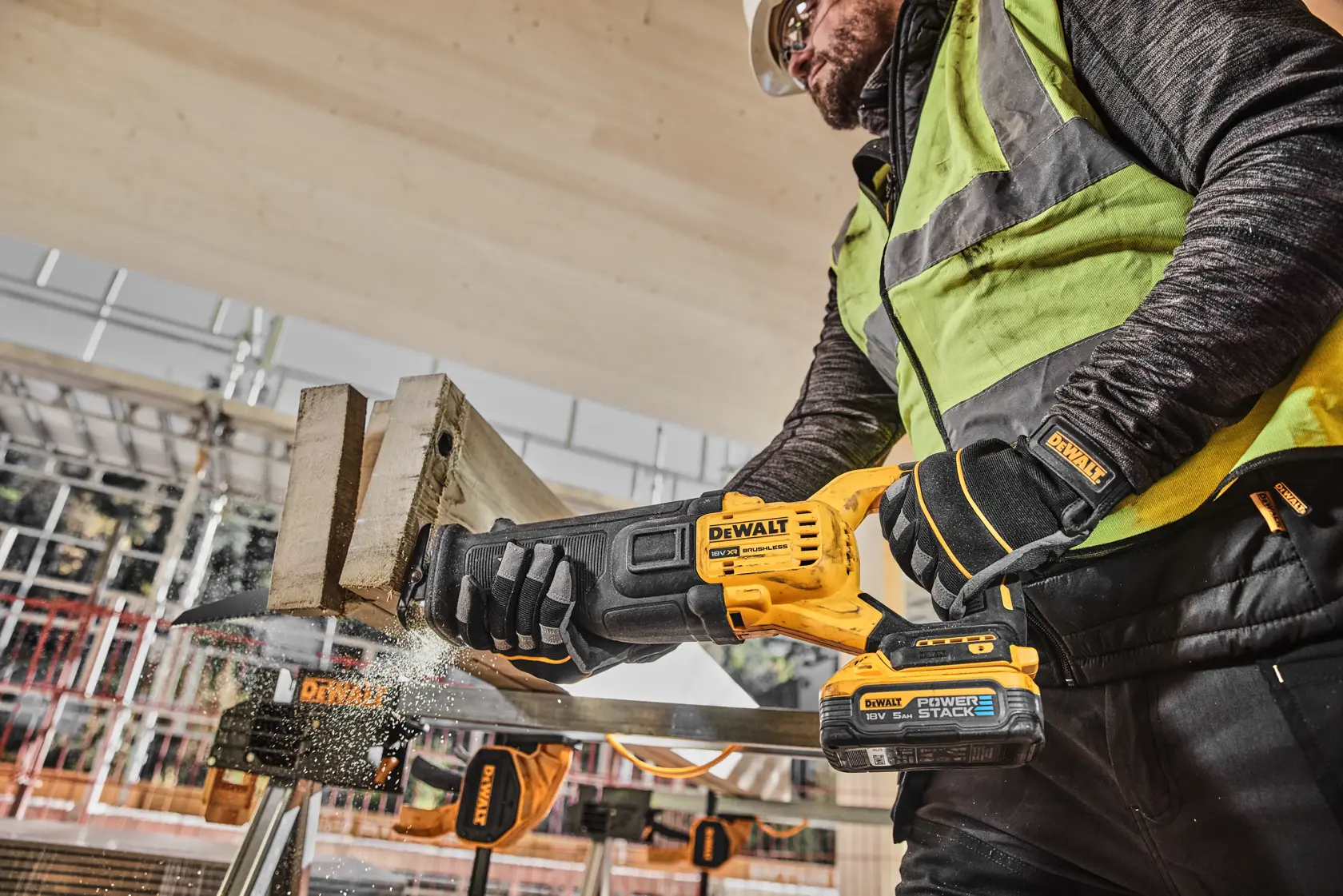 Fierăstrău cu mișcare alternativă, cu motor fără perii, XR de 18 V - 2 X POWERSTACK™ 5 AH