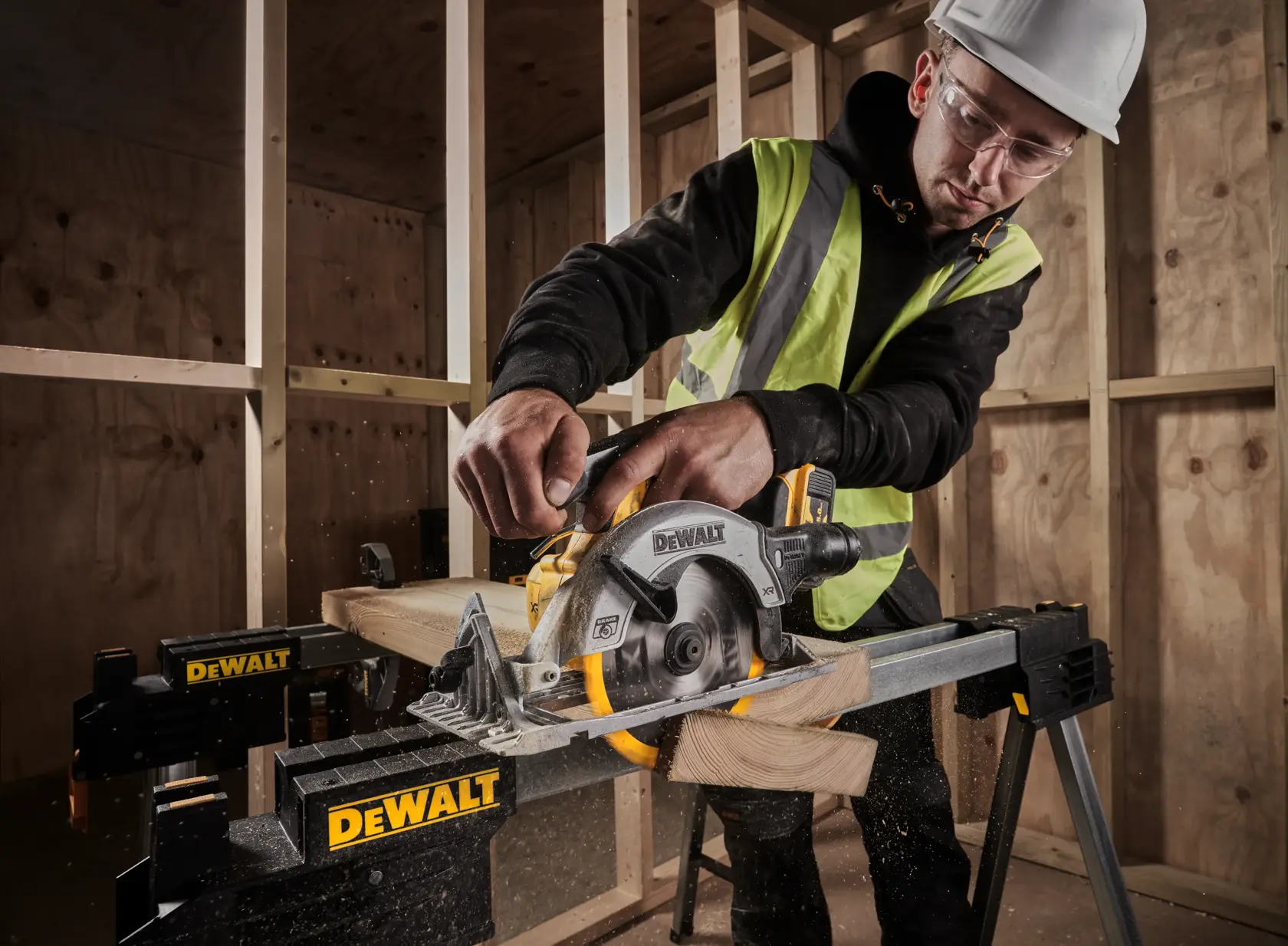 Ferăstrău circular XR de 18 V, de 165 mm - 2 X 5 Ah