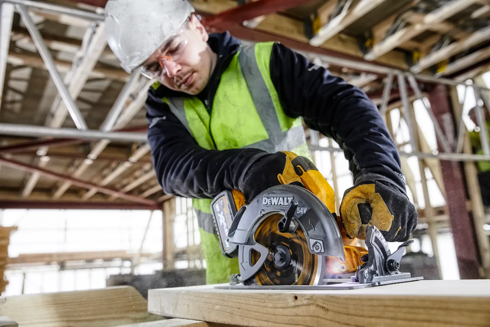 Ferăstrău circular XR de 54 V FLEXVOLT, de 190 mm - Unitate fără accesorii