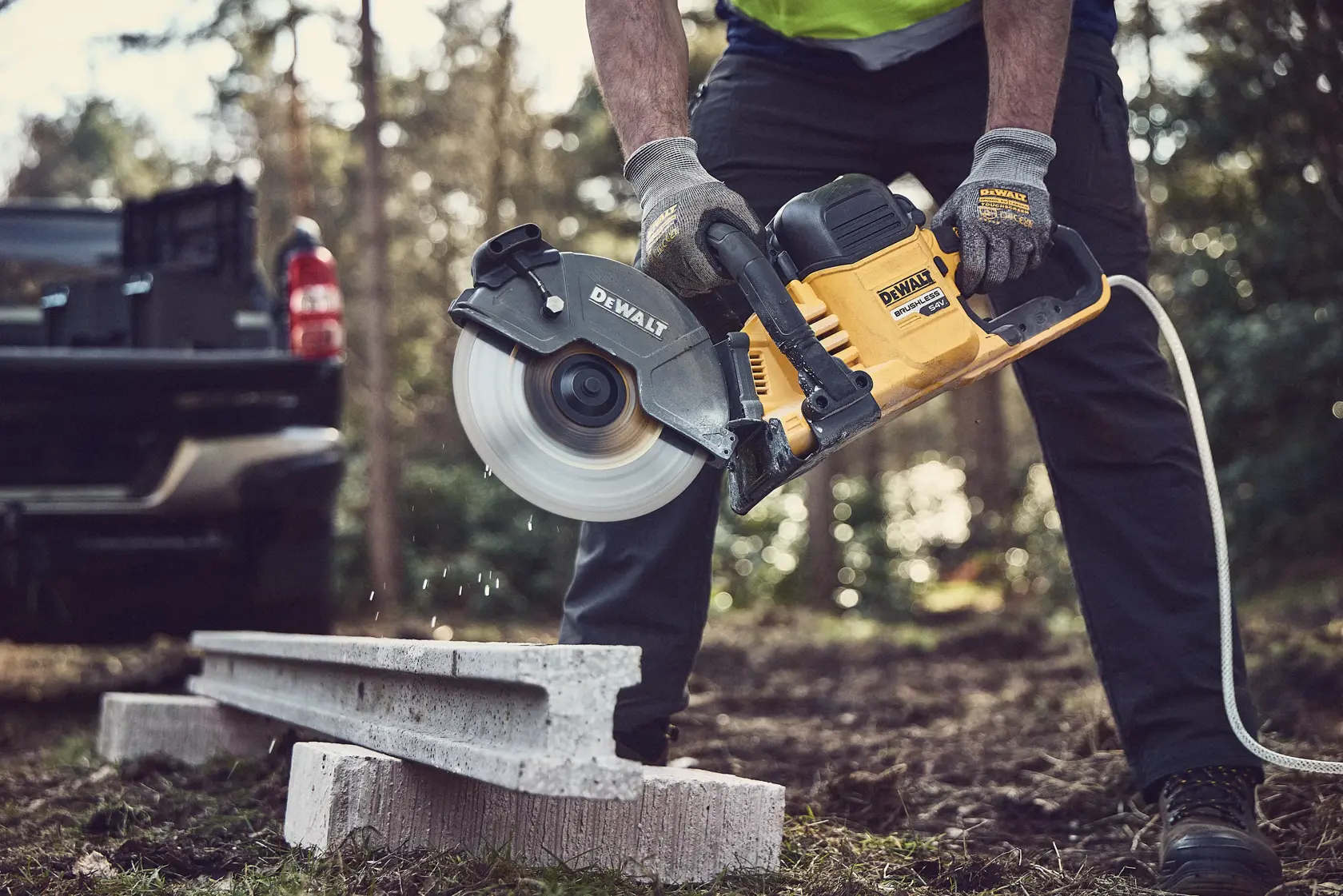 Mașină de debitat DEWALT® 54V XR® FLEXVOLT® 230 mm
