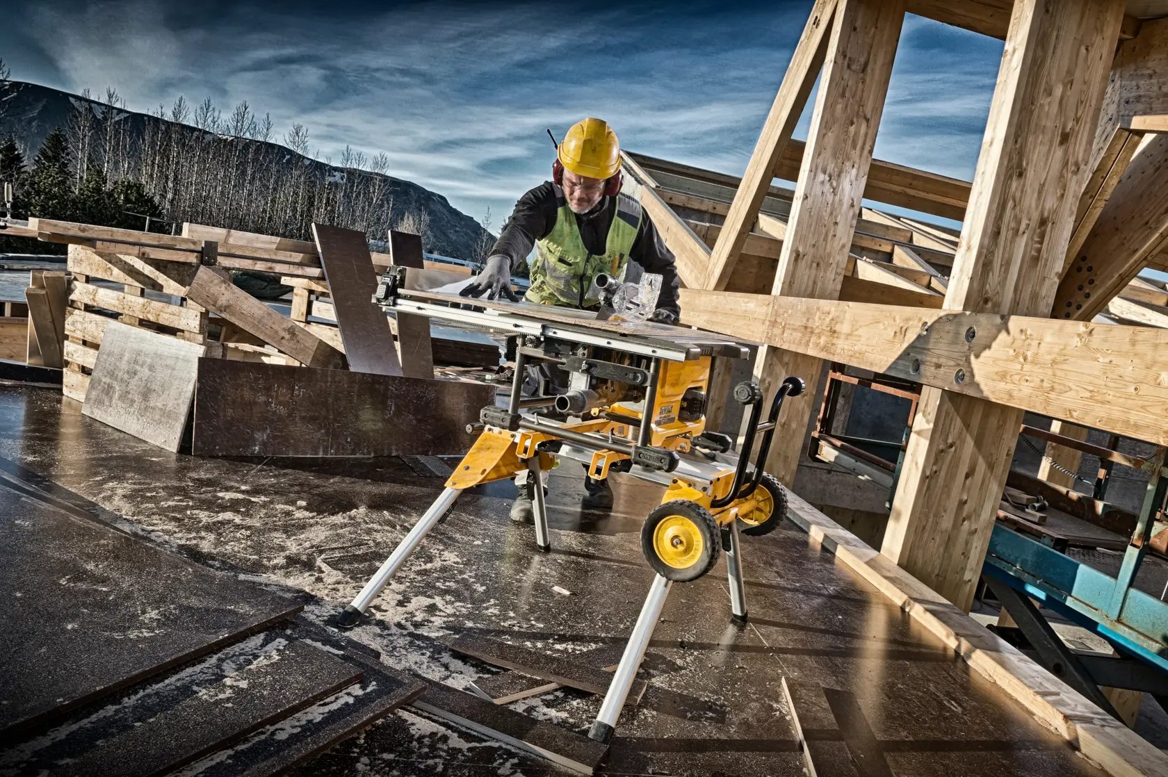 Ferăstrău de banc XR de 54 V FLEXVOLT, de 210 mm - Unitate fără accesorii