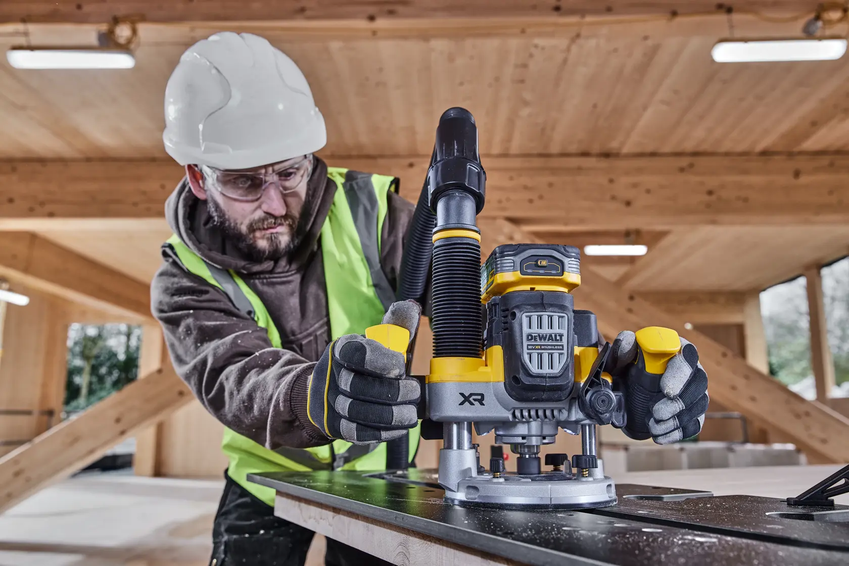 Mașină de frezat XR fără perii, 18 V, ½" 70 mm - 2 sisteme POWERSTACK™ 5 AH