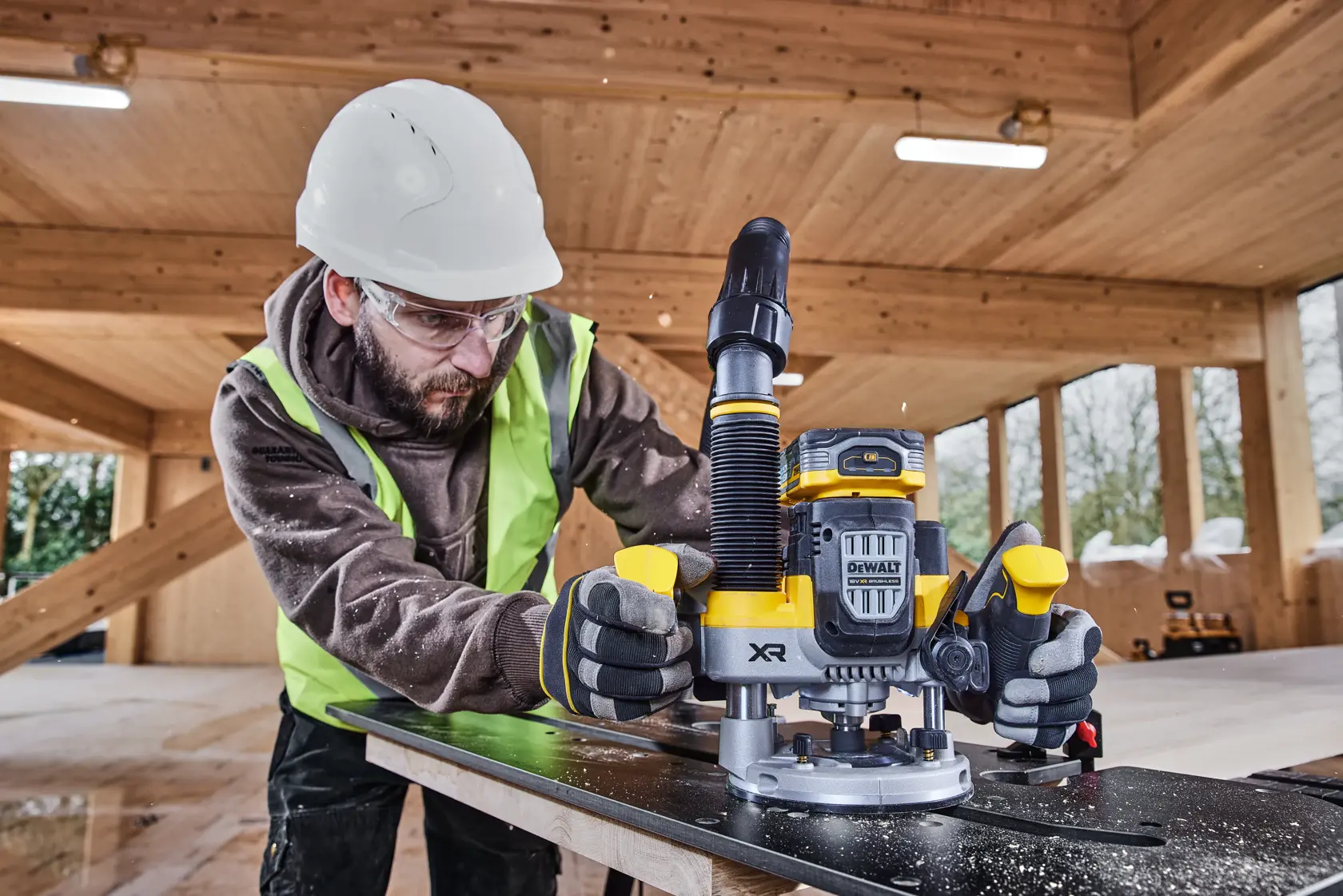 Mașină de frezat XR fără perii, 18 V, ½" 70 mm - 2 sisteme POWERSTACK™ 5 AH