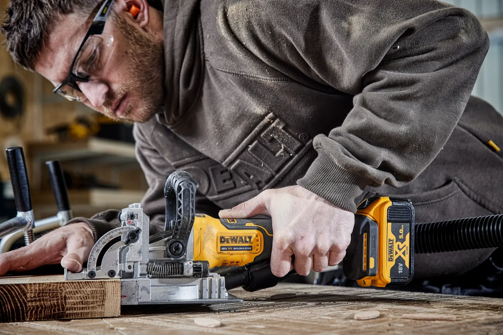 Mașină de frezat pentru îmbinări lamelare DEWALT® 18V XR® cu motor fără perii (fără acumulator și încărcător)