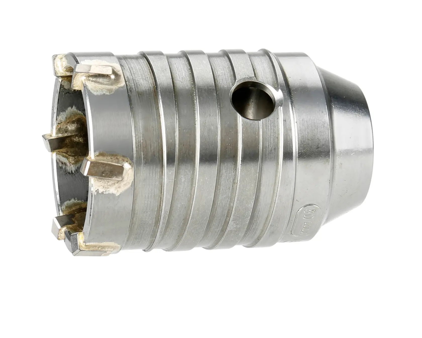 Broca de corona DEWALT DT6747 de acero con varios dientes, usada para perforar mampostería o concreto.