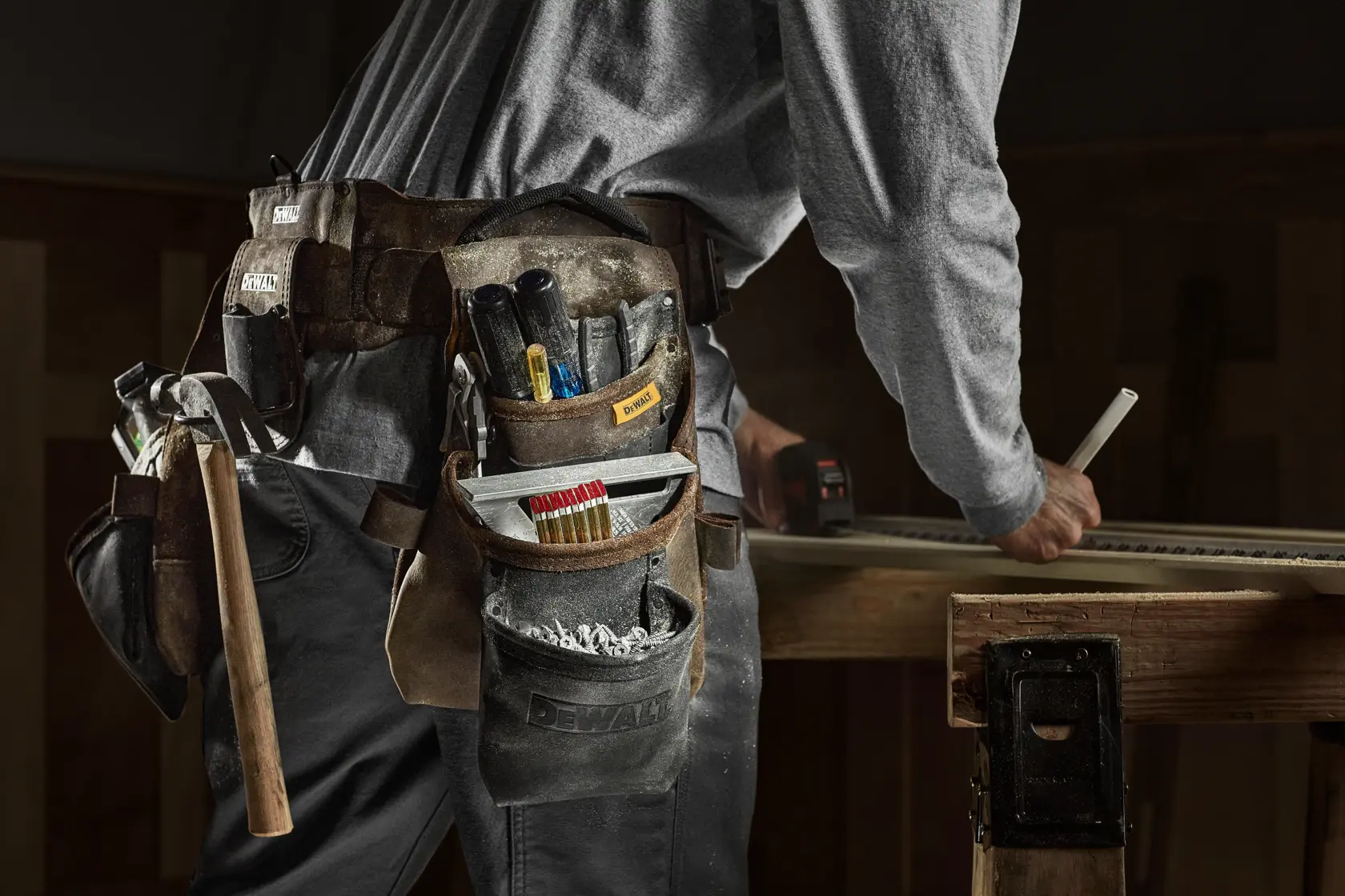 Centură DEWALT® din piele pentru unelte