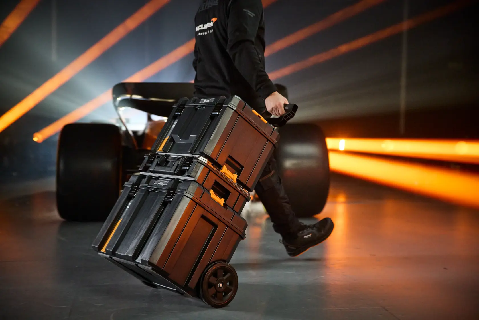 Turnul TSTAK® 3 în 1 DEWALT® x McLaren